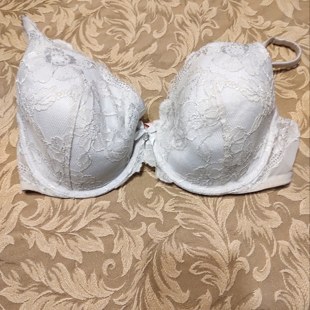 🤍 Romantic Vintage VS Snow White Satin and Lace Bra - 36D